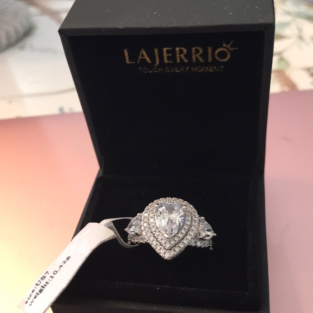 Lajerrio pear cut Bridal ring